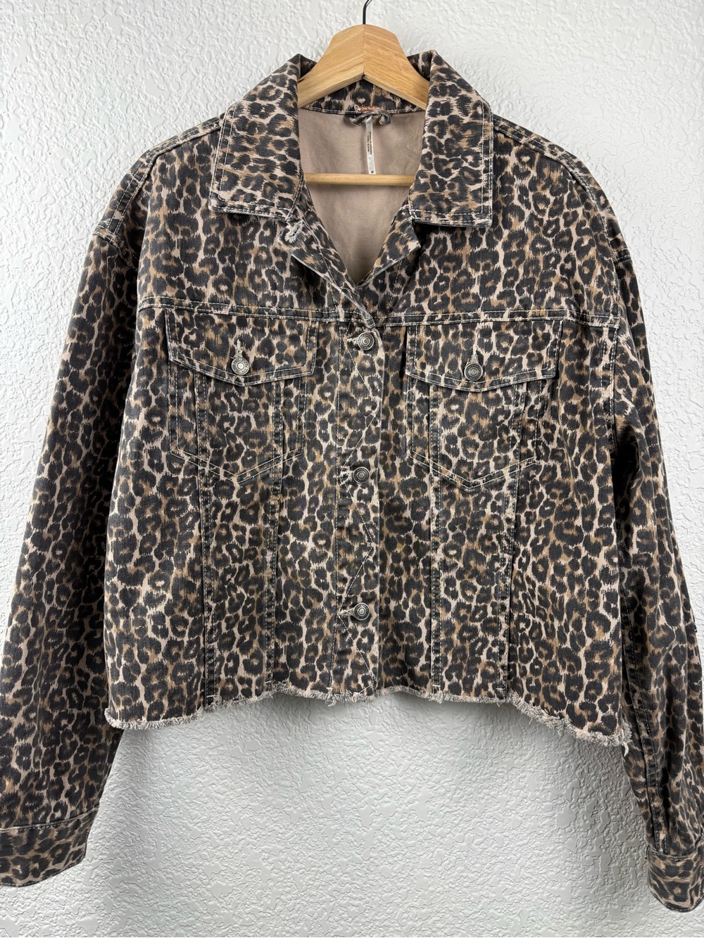 Free People | Leopard Print Cropped Denim Trucker Jacket | Size M - Picture 2 of 10